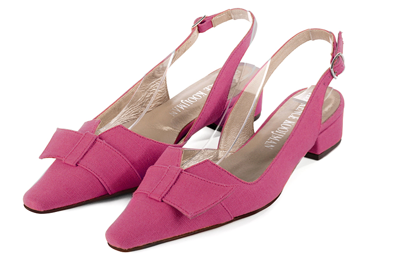 Hot pink women's open back shoes, with a knot. Tapered toe. Low block heels. Front view - Florence KOOIJMAN